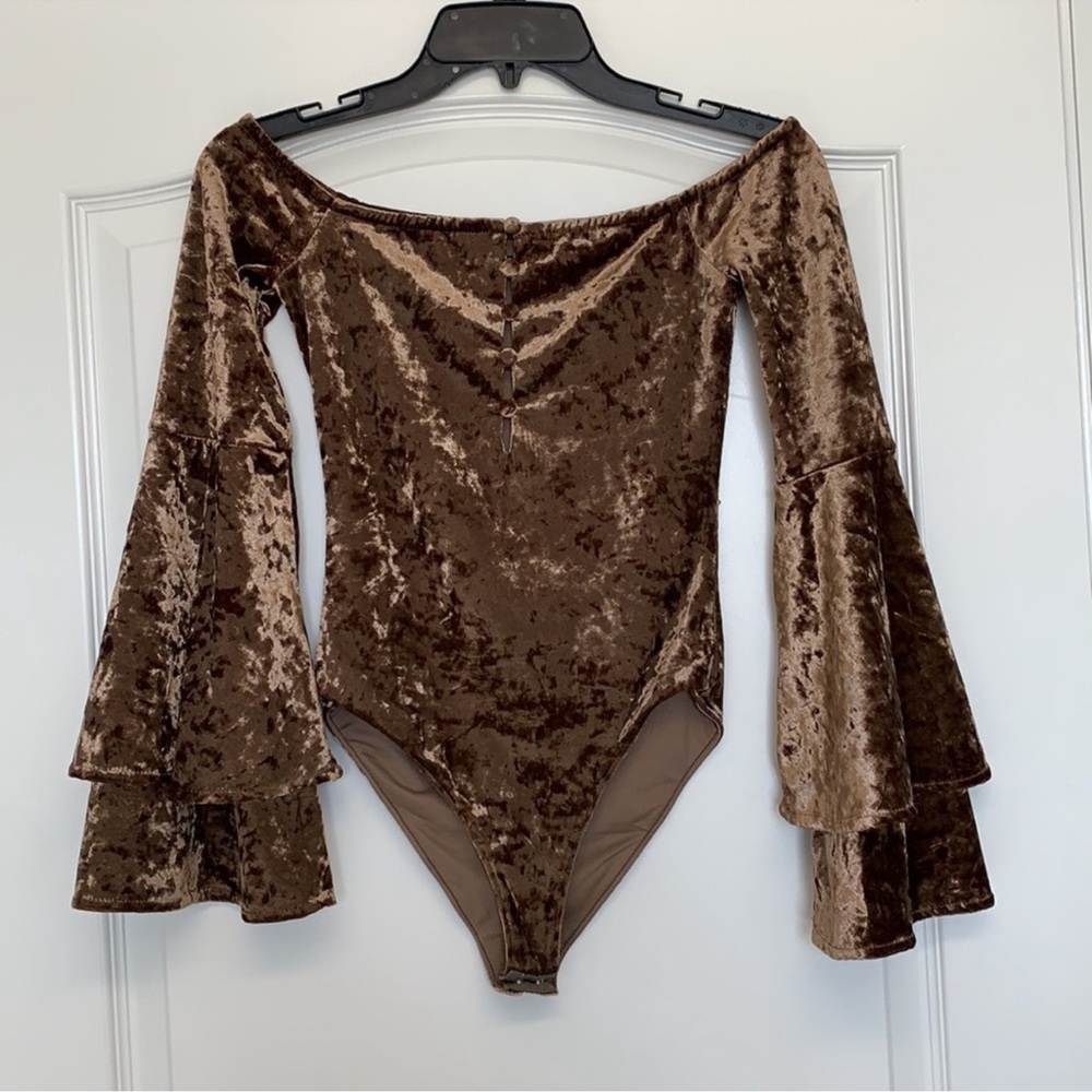 House of Harlow 1960 x REVOLVE Bell Sleeve Velvet Body Suit